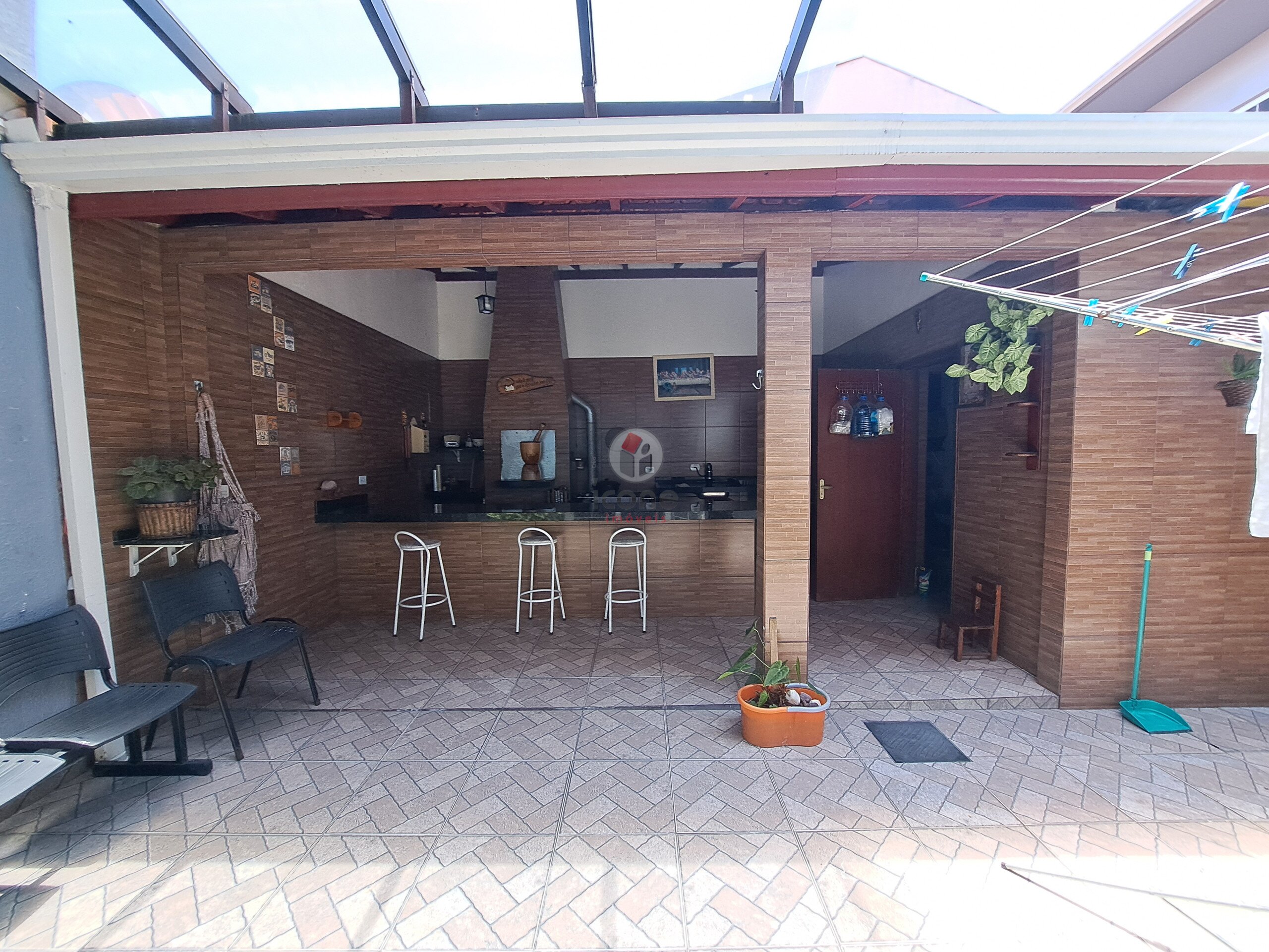 Sobrado à venda em Sítio Cercado, Curitiba — Portal Chave Fácil