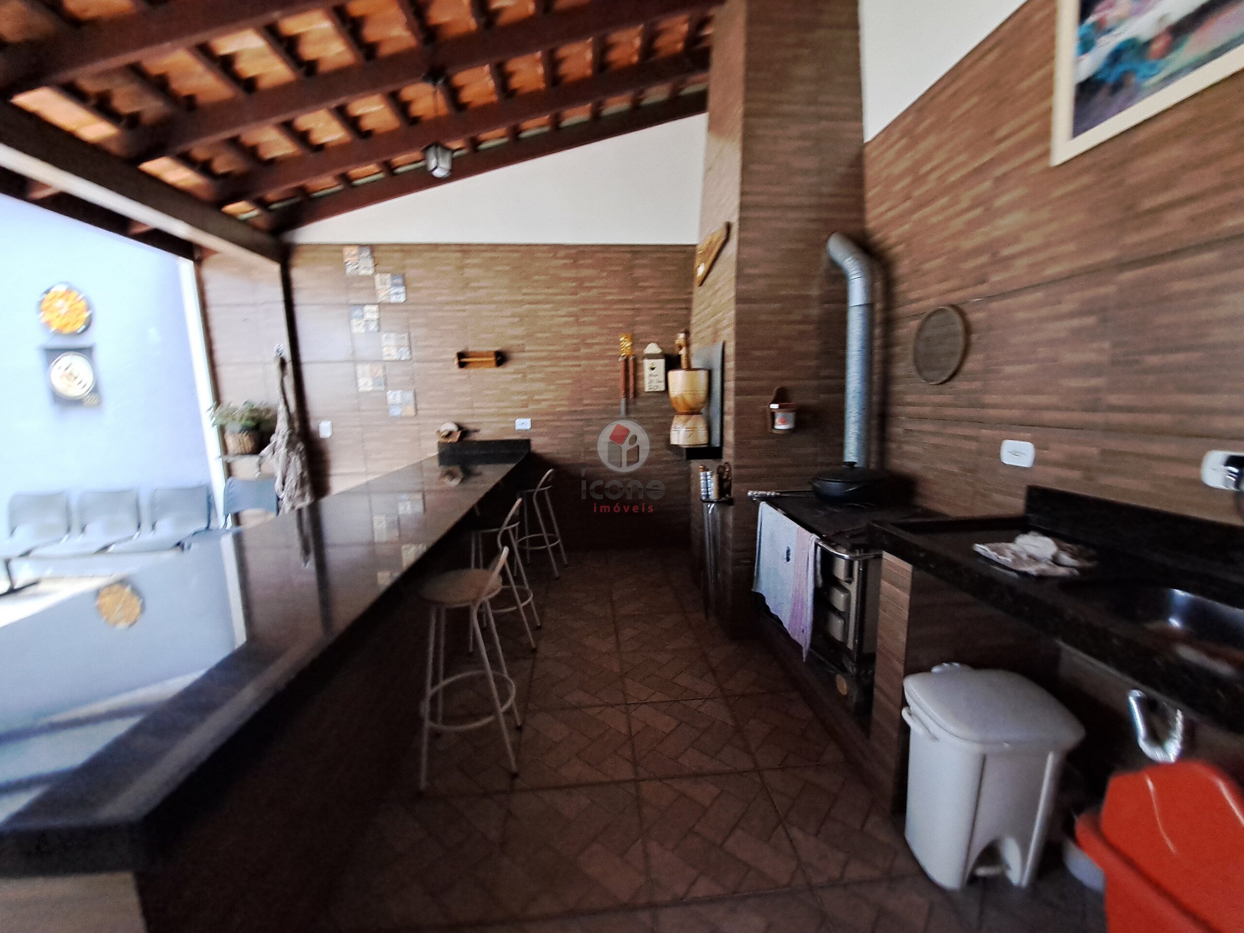 Sobrado à venda em Sítio Cercado, Curitiba — Portal Chave Fácil