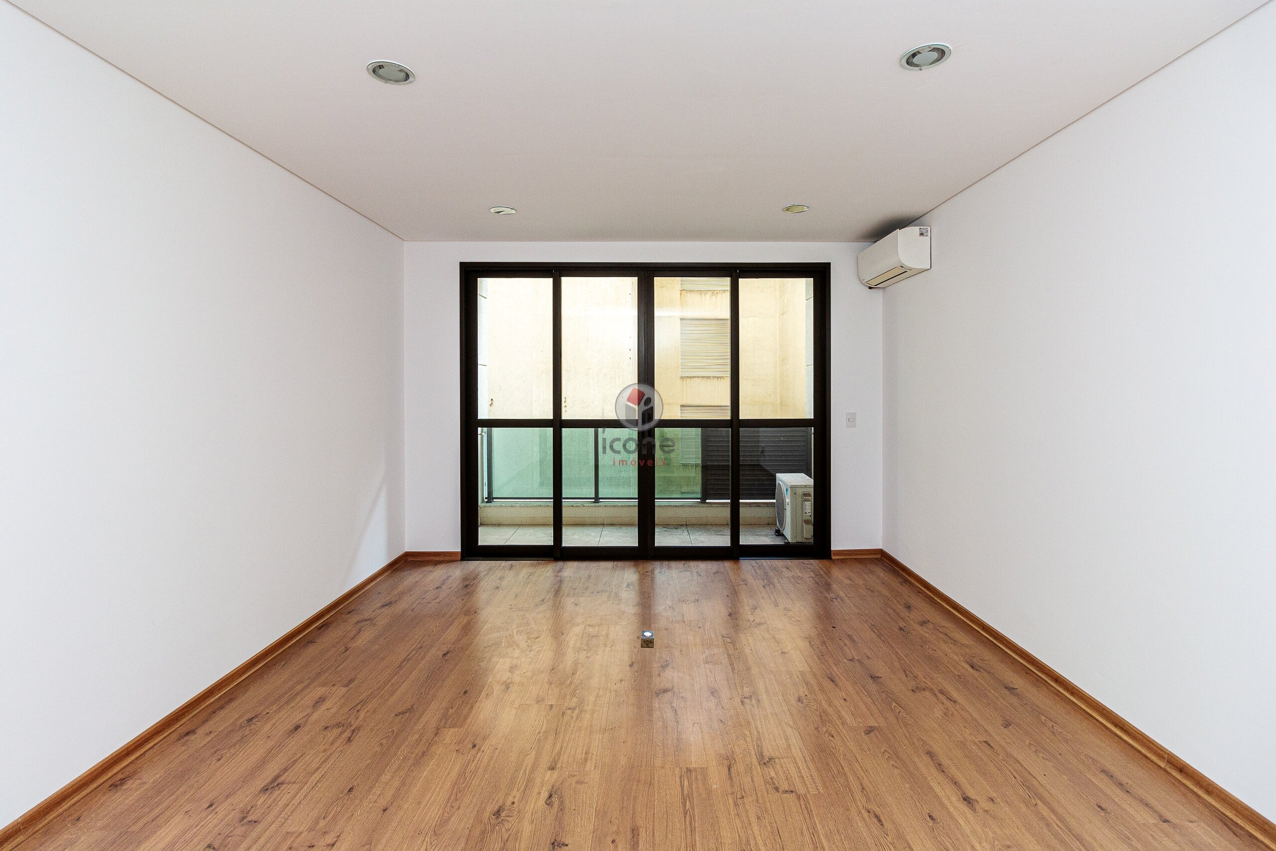 Sala/Conjunto Comercial à venda em Centro, Curitiba — TESTE 12342