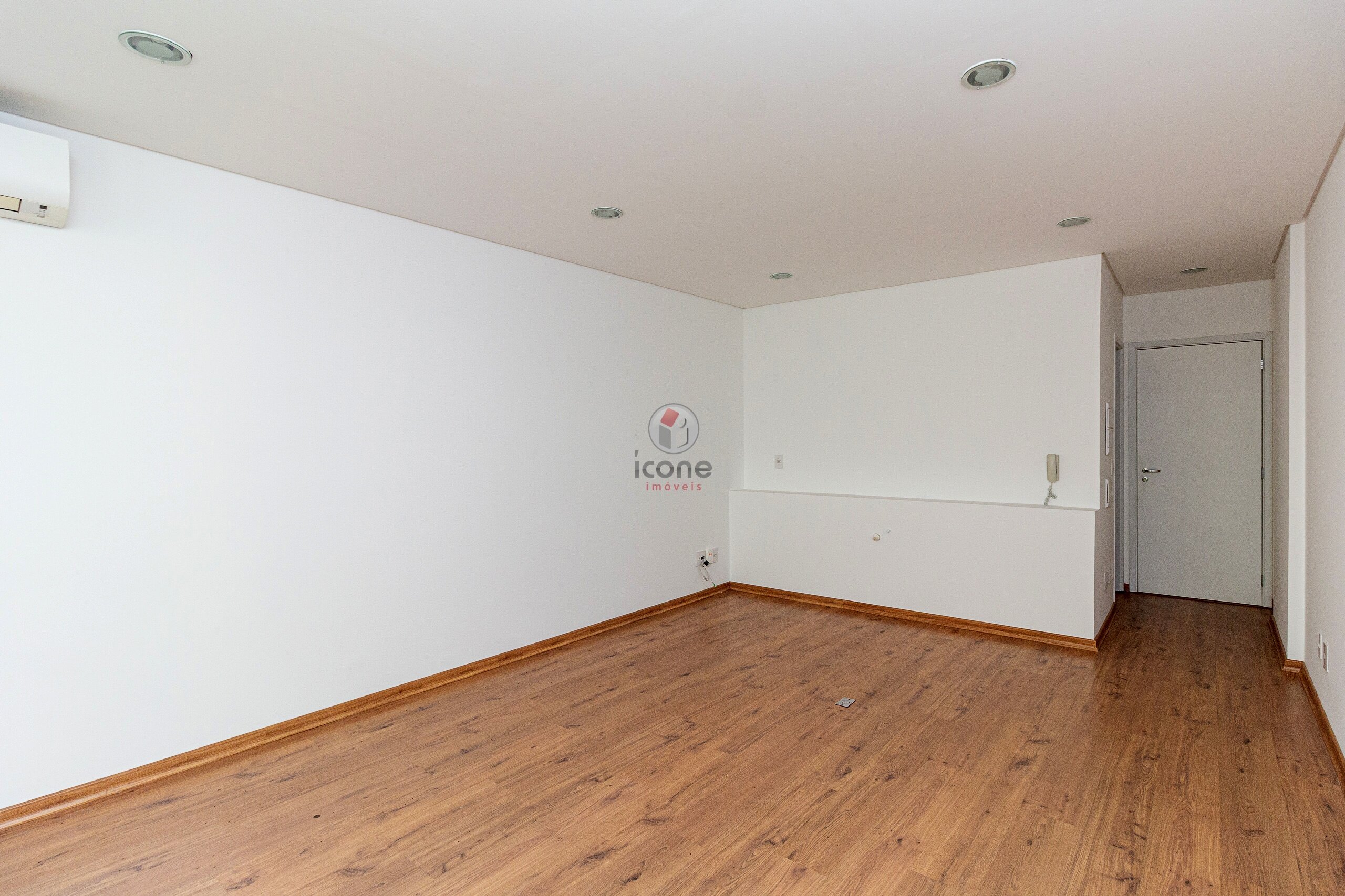Sala/Conjunto Comercial à venda em Centro, Curitiba — TESTE 12342