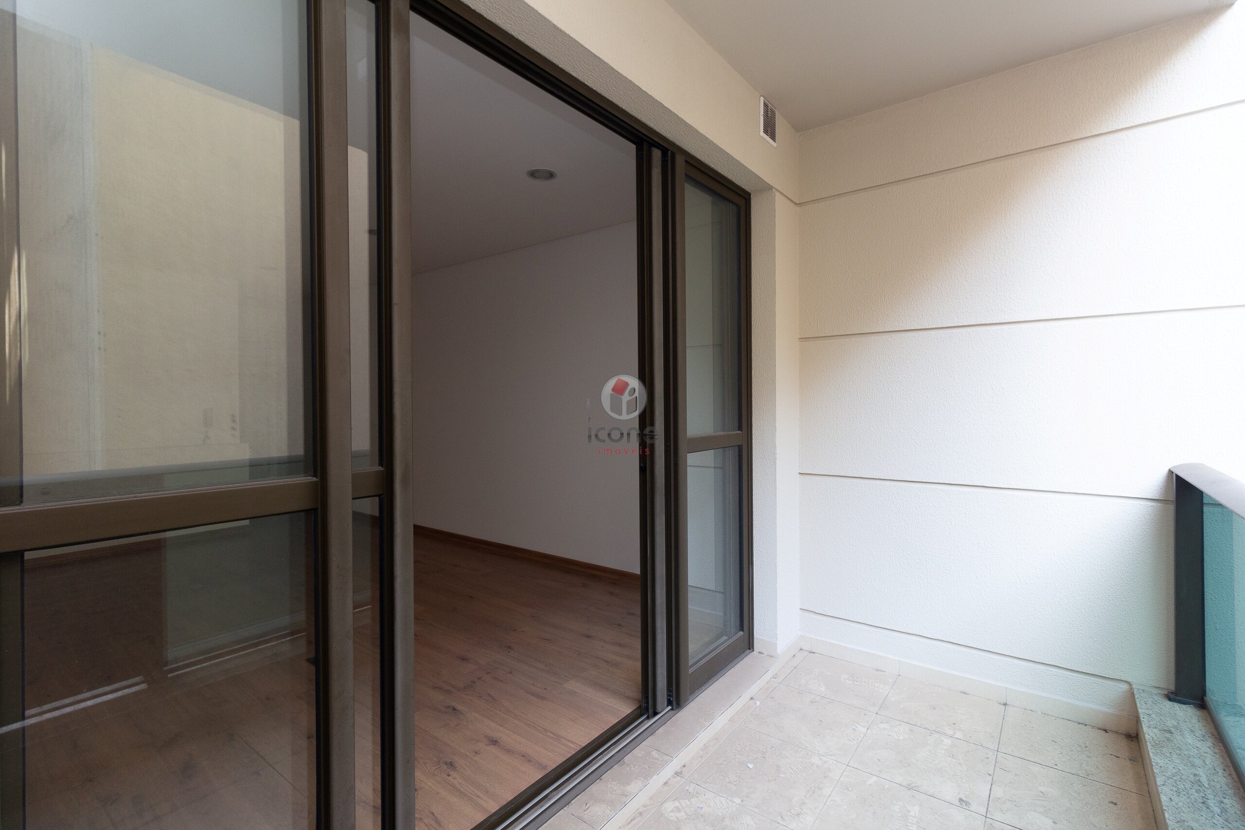 Sala/Conjunto Comercial à venda em Centro, Curitiba — TESTE 12342