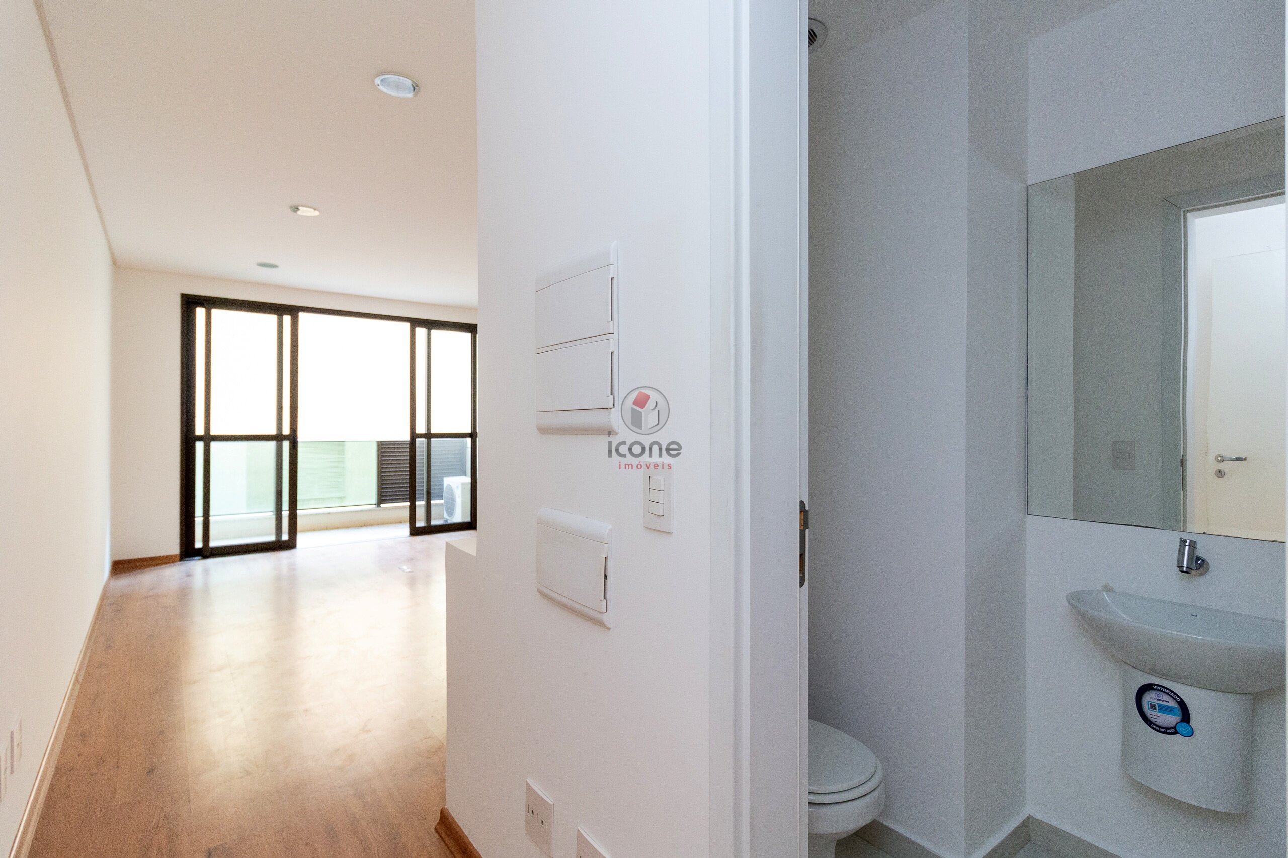 Sala/Conjunto Comercial à venda em Centro, Curitiba — TESTE 12342