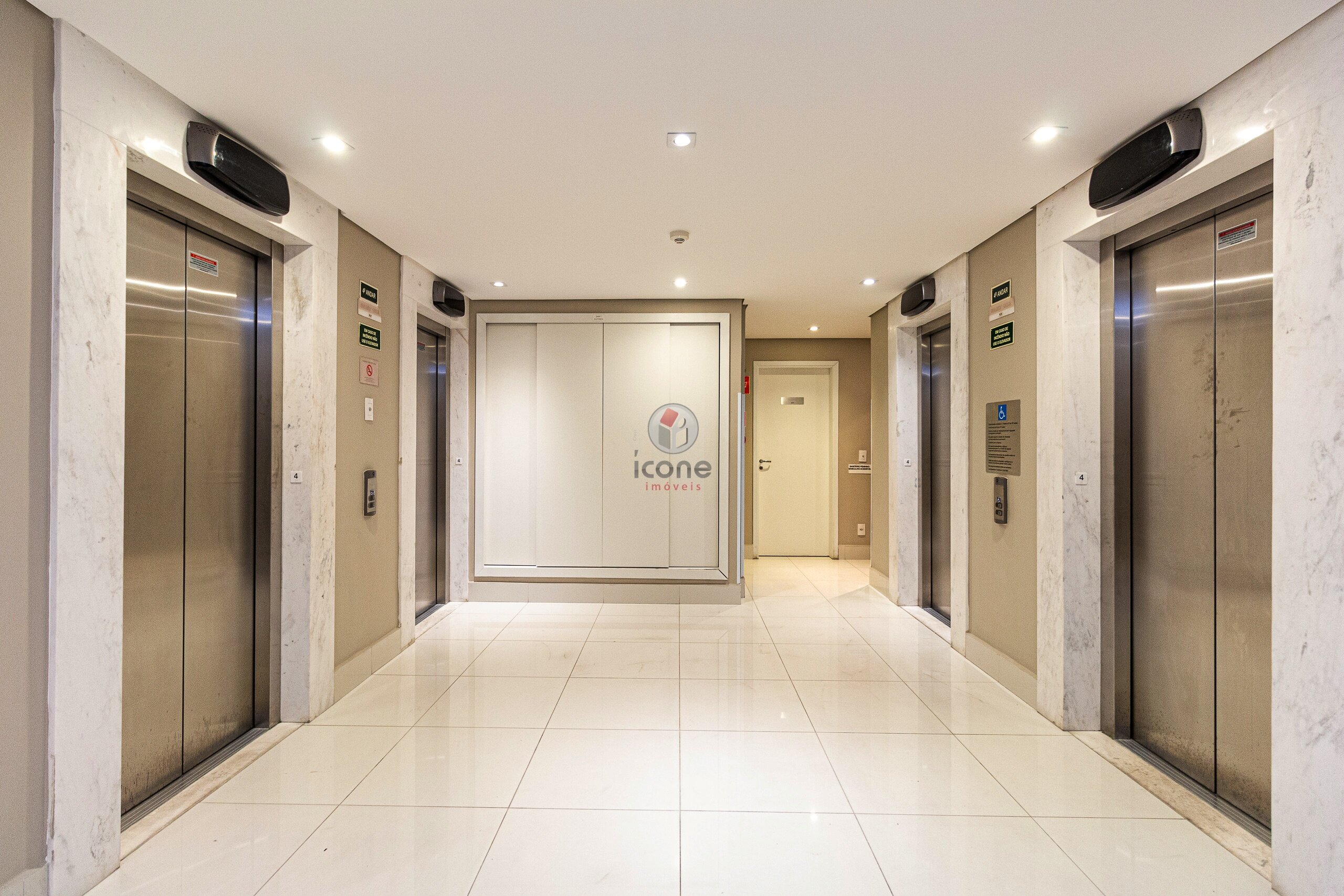Sala/Conjunto Comercial à venda em Centro, Curitiba — TESTE 12342