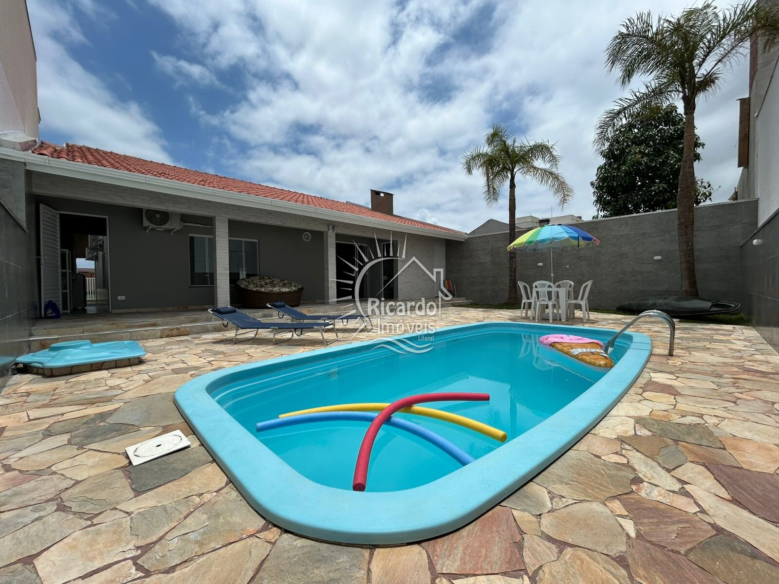 Casa, 3 quartos, 171 m² - Foto 1