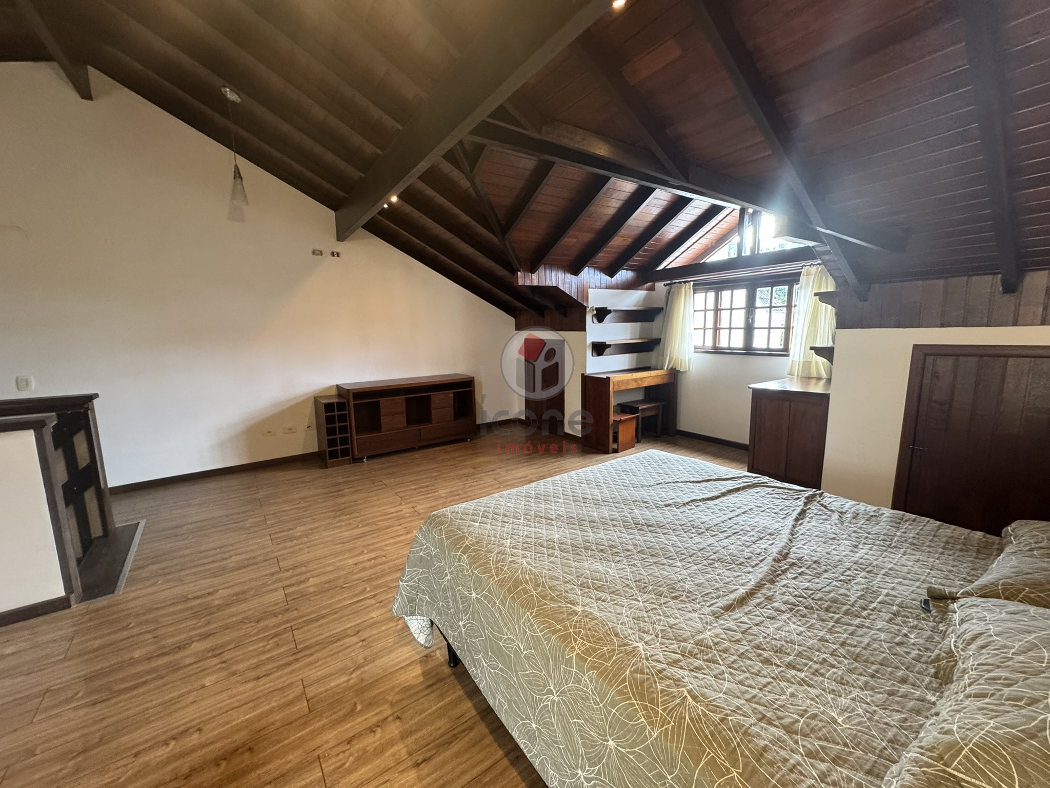 Casa para alugar em Água Verde, Curitiba — Construa Assessoria Imobiliária