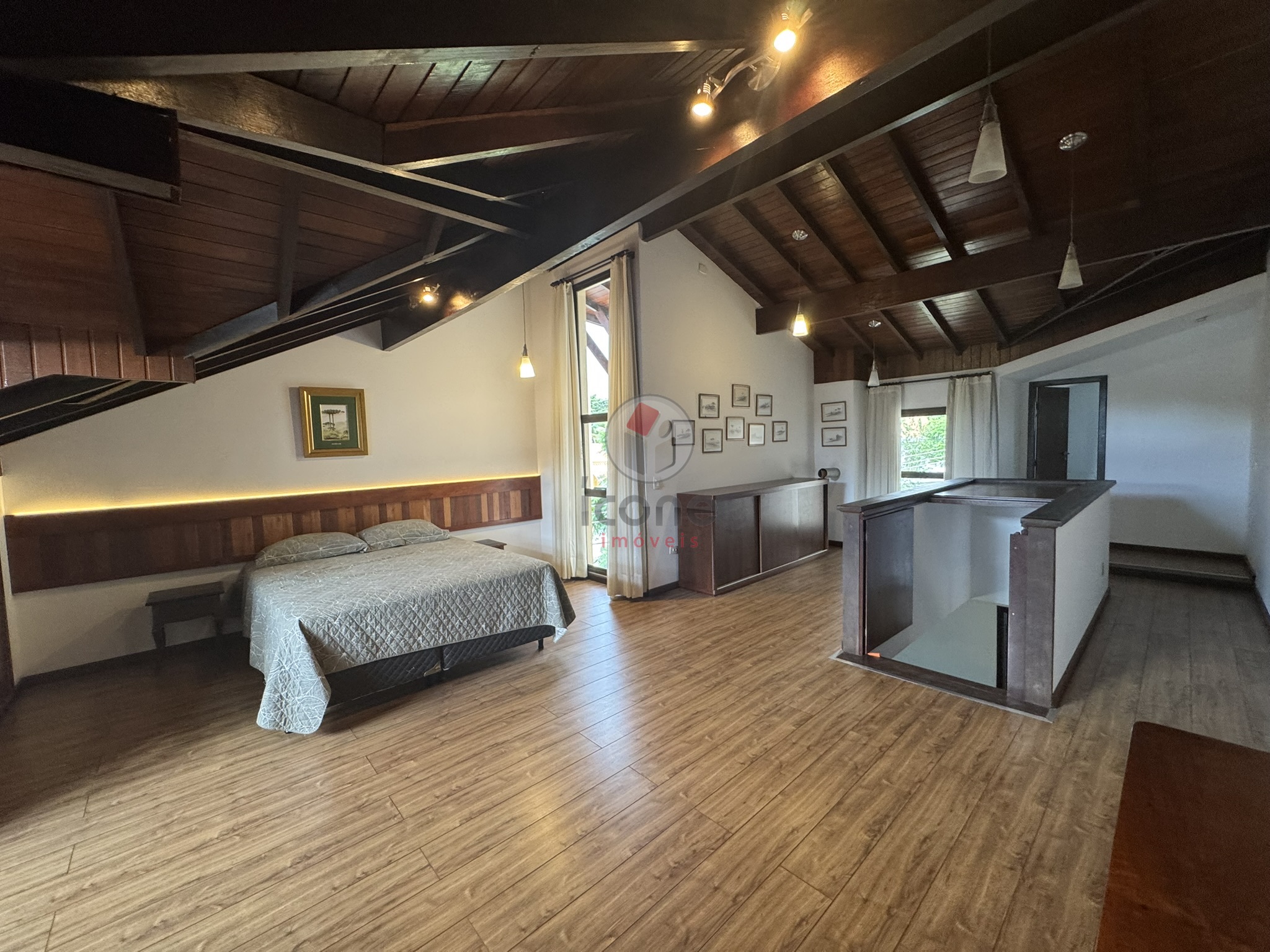 Casa para alugar em Água Verde, Curitiba — Construa Assessoria Imobiliária