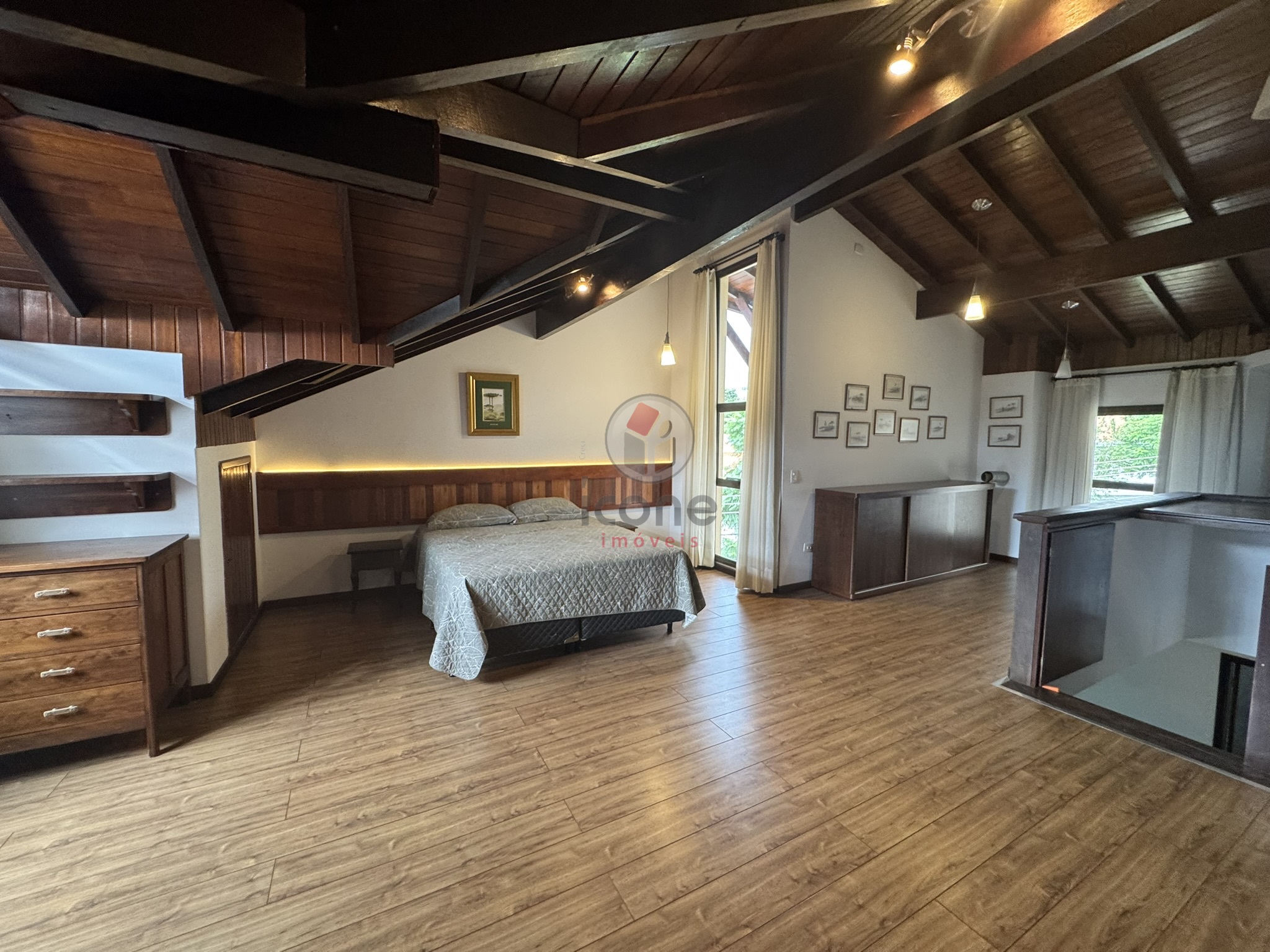 Casa para alugar em Água Verde, Curitiba — Construa Assessoria Imobiliária