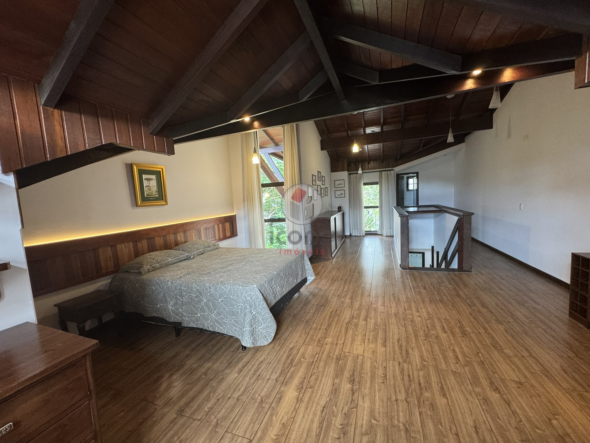 Casa para alugar em Água Verde, Curitiba — Construa Assessoria Imobiliária