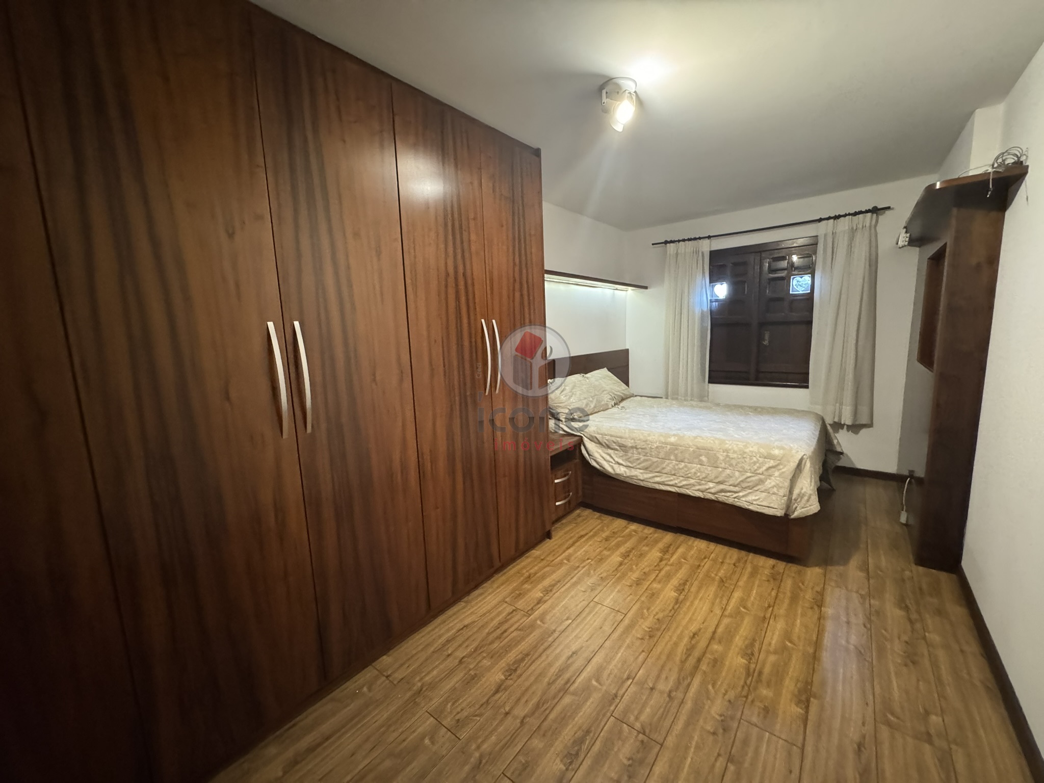 Casa para alugar em Água Verde, Curitiba — Construa Assessoria Imobiliária