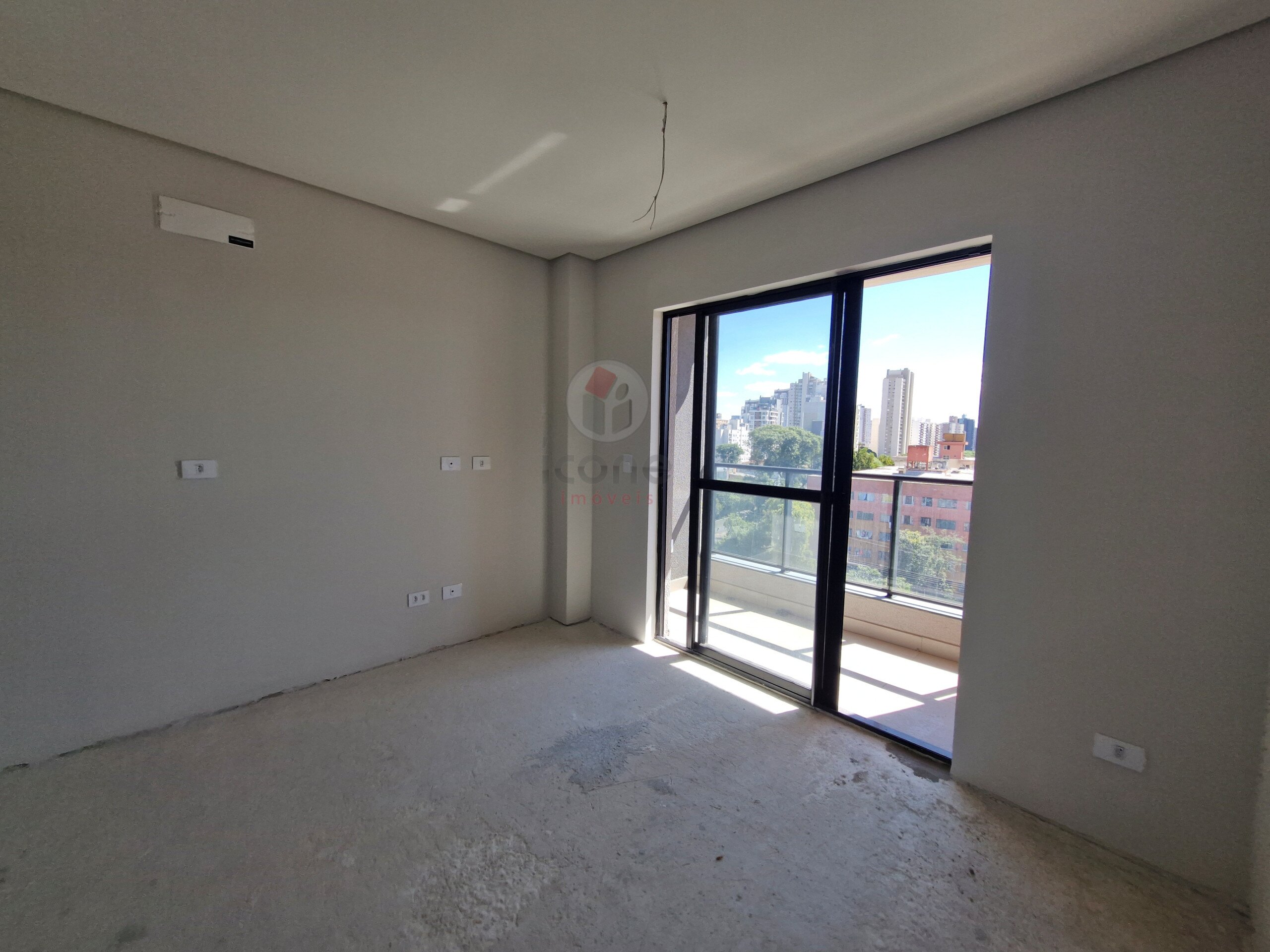 Apartamento à venda e para alugar em Portão, Curitiba — Portal Chave Fácil