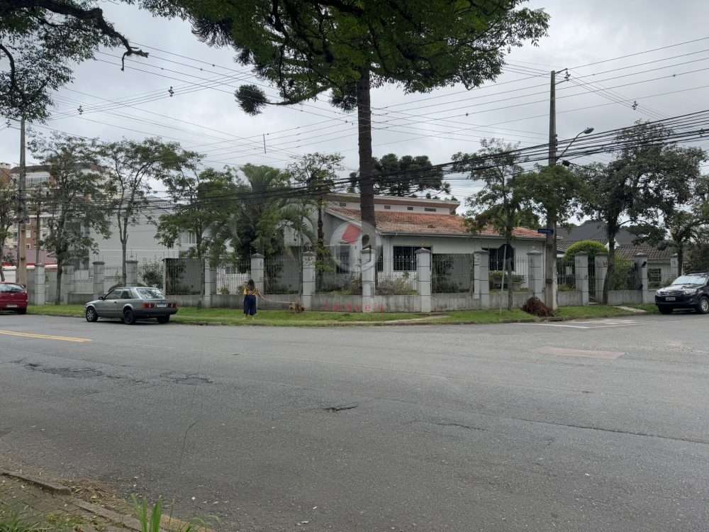 Terreno/Área à venda em Portão, Curitiba — Portal Chave Fácil