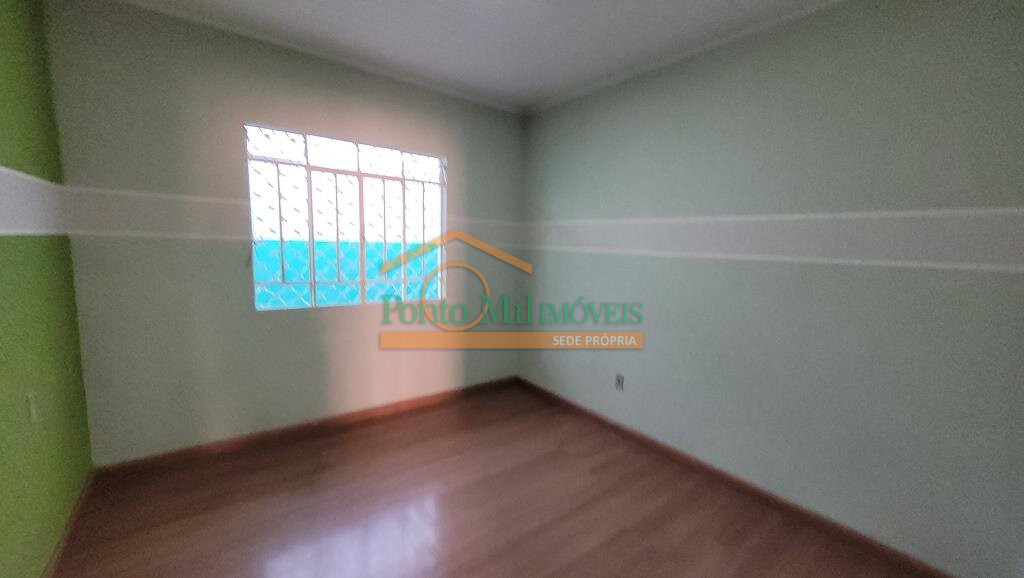 Casa para alugar em Vista Alegre, Curitiba — Imobiliária Razão