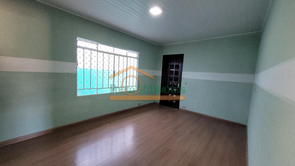 Casa para alugar em Vista Alegre, Curitiba — Imobiliária Razão