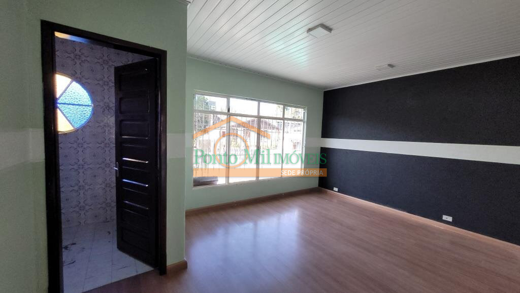 Casa para alugar em Vista Alegre, Curitiba — Imobiliária Razão