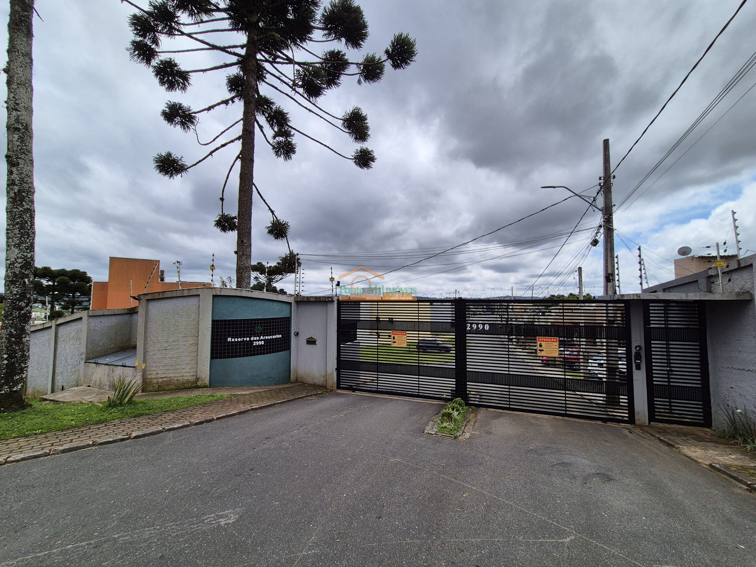 Comercial à venda em Abranches, Curitiba — GOMES CONSULTOR IMOBILIARIO LTDA.