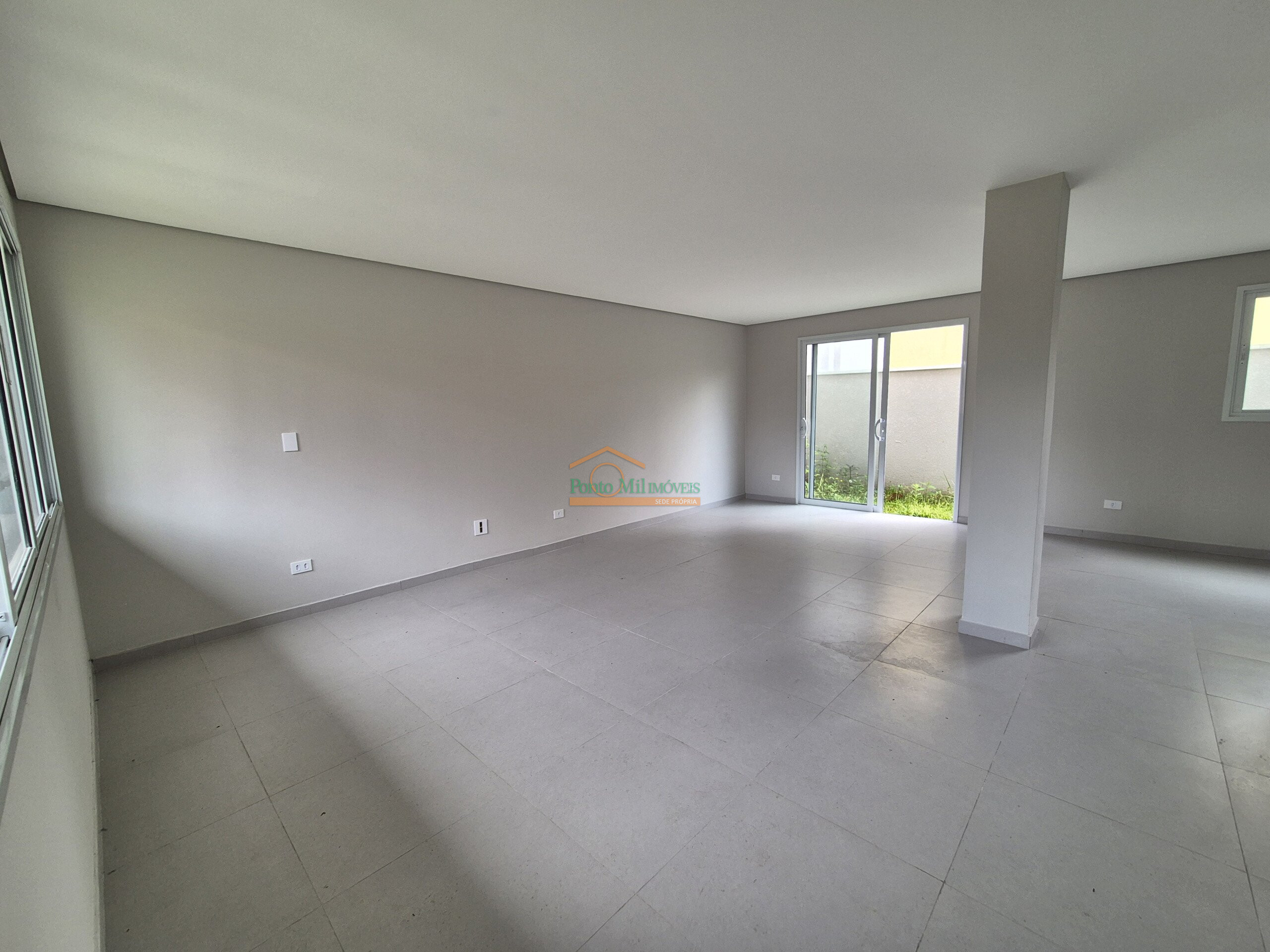 Comercial à venda em Abranches, Curitiba — GOMES CONSULTOR IMOBILIARIO LTDA.