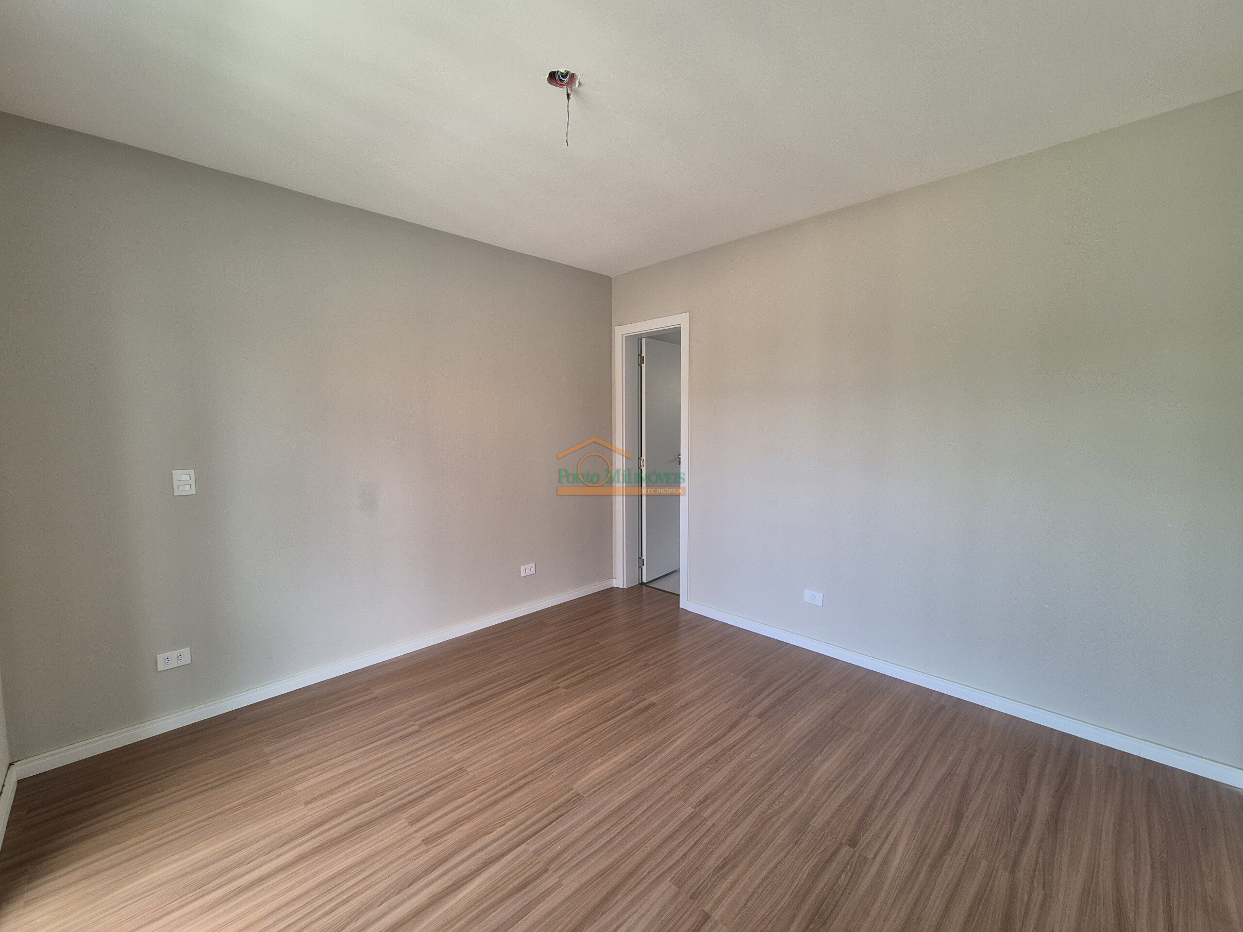 Comercial à venda em Abranches, Curitiba — GOMES CONSULTOR IMOBILIARIO LTDA.