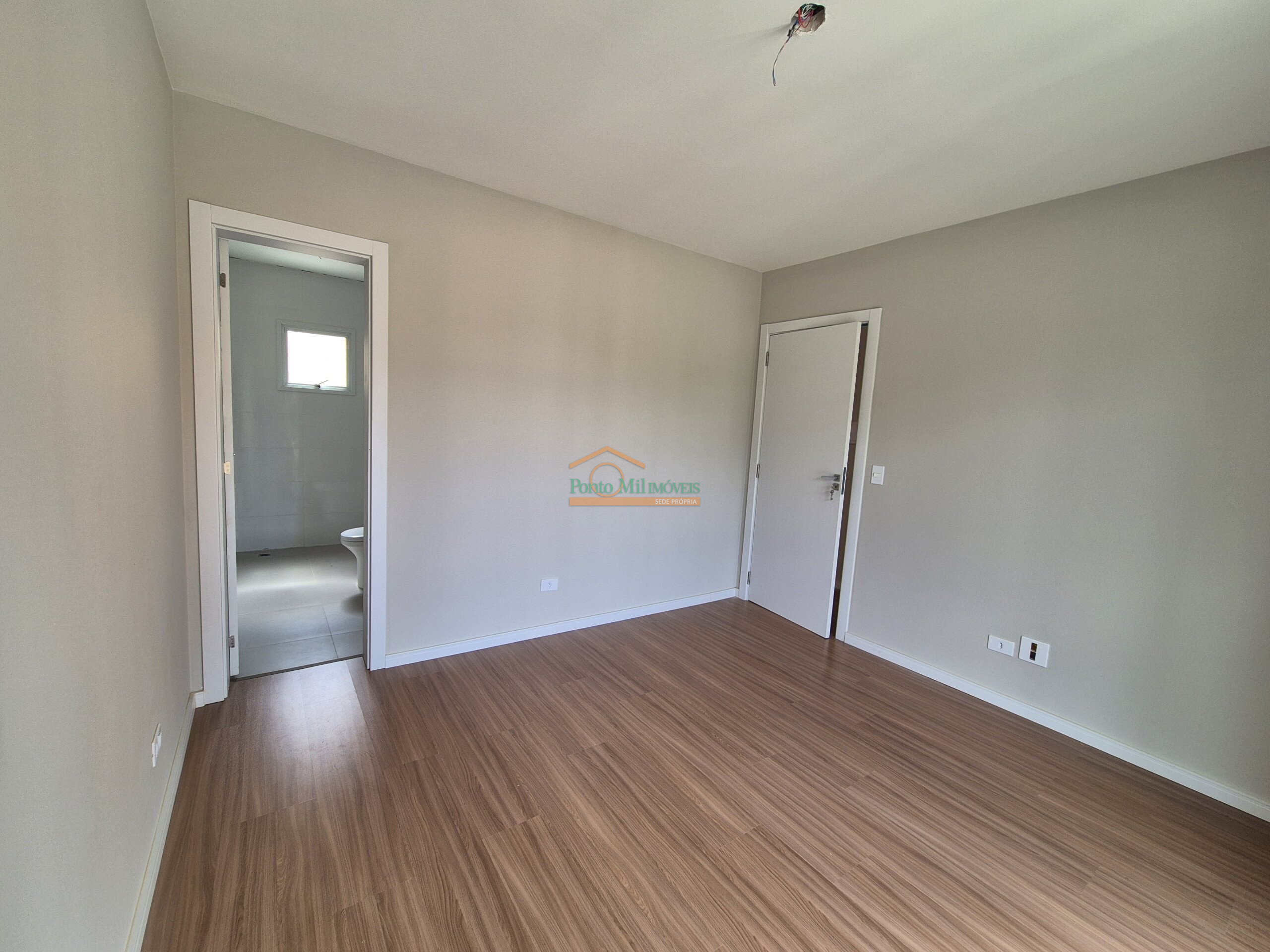Comercial à venda em Abranches, Curitiba — GOMES CONSULTOR IMOBILIARIO LTDA.