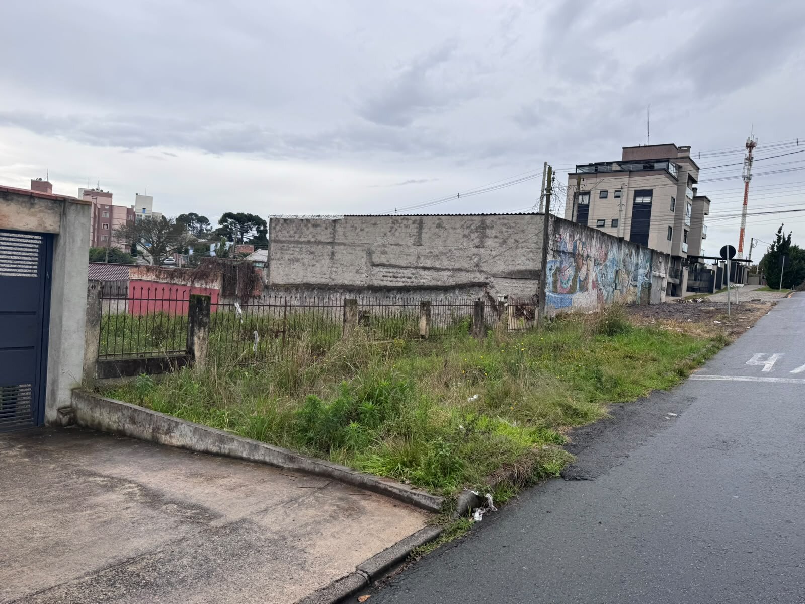 Terreno à venda em Portão, Curitiba — Portal Chave Fácil