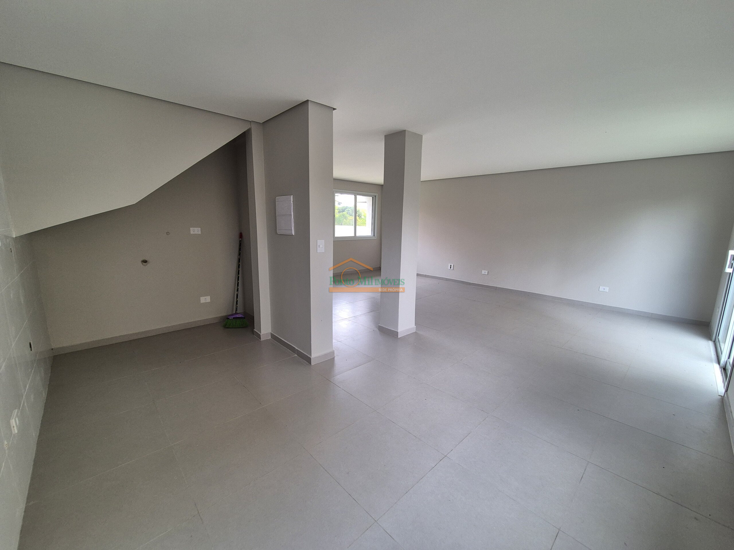 Comercial à venda em Abranches, Curitiba — GOMES CONSULTOR IMOBILIARIO LTDA.