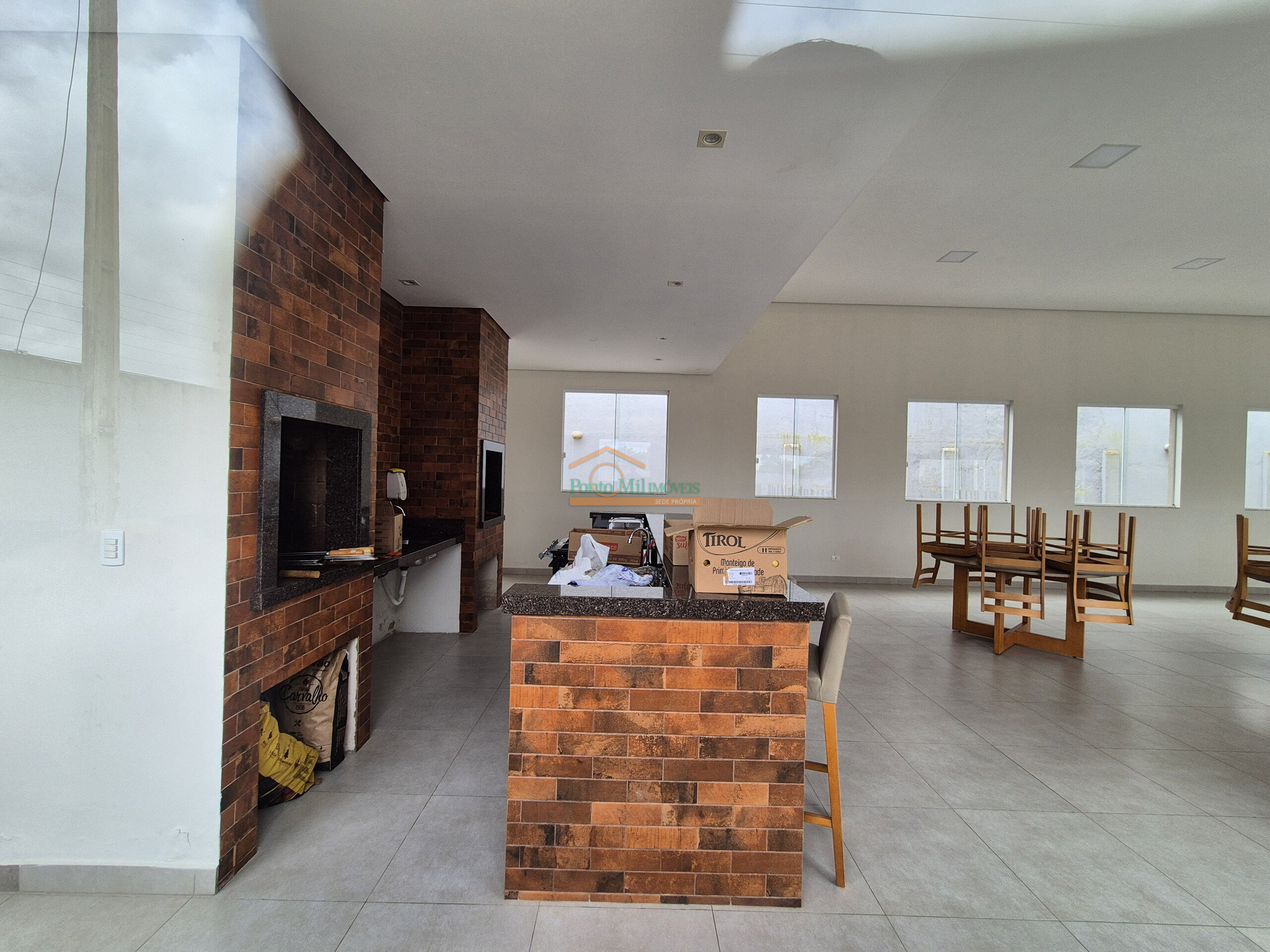 Comercial à venda em Abranches, Curitiba — GOMES CONSULTOR IMOBILIARIO LTDA.