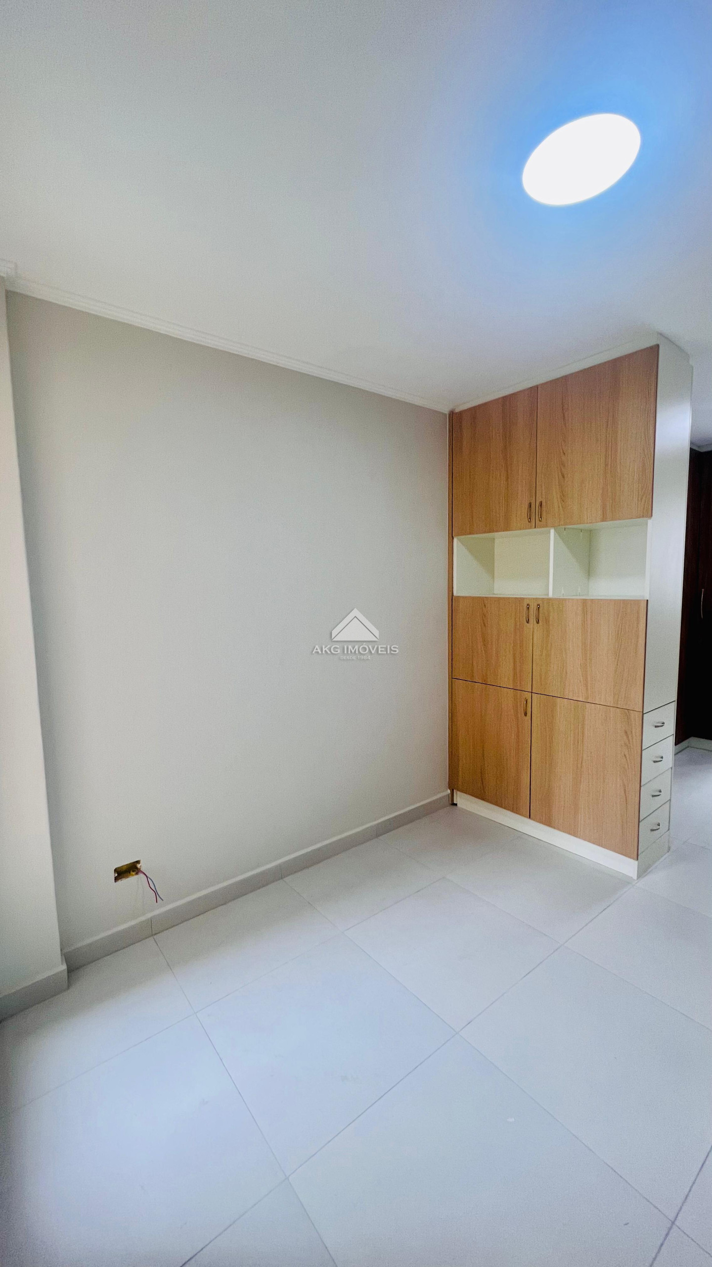 Apartamento para alugar em Champagnat, Curitiba — Galvão Vendas - Imóveis a venda em Curitiba