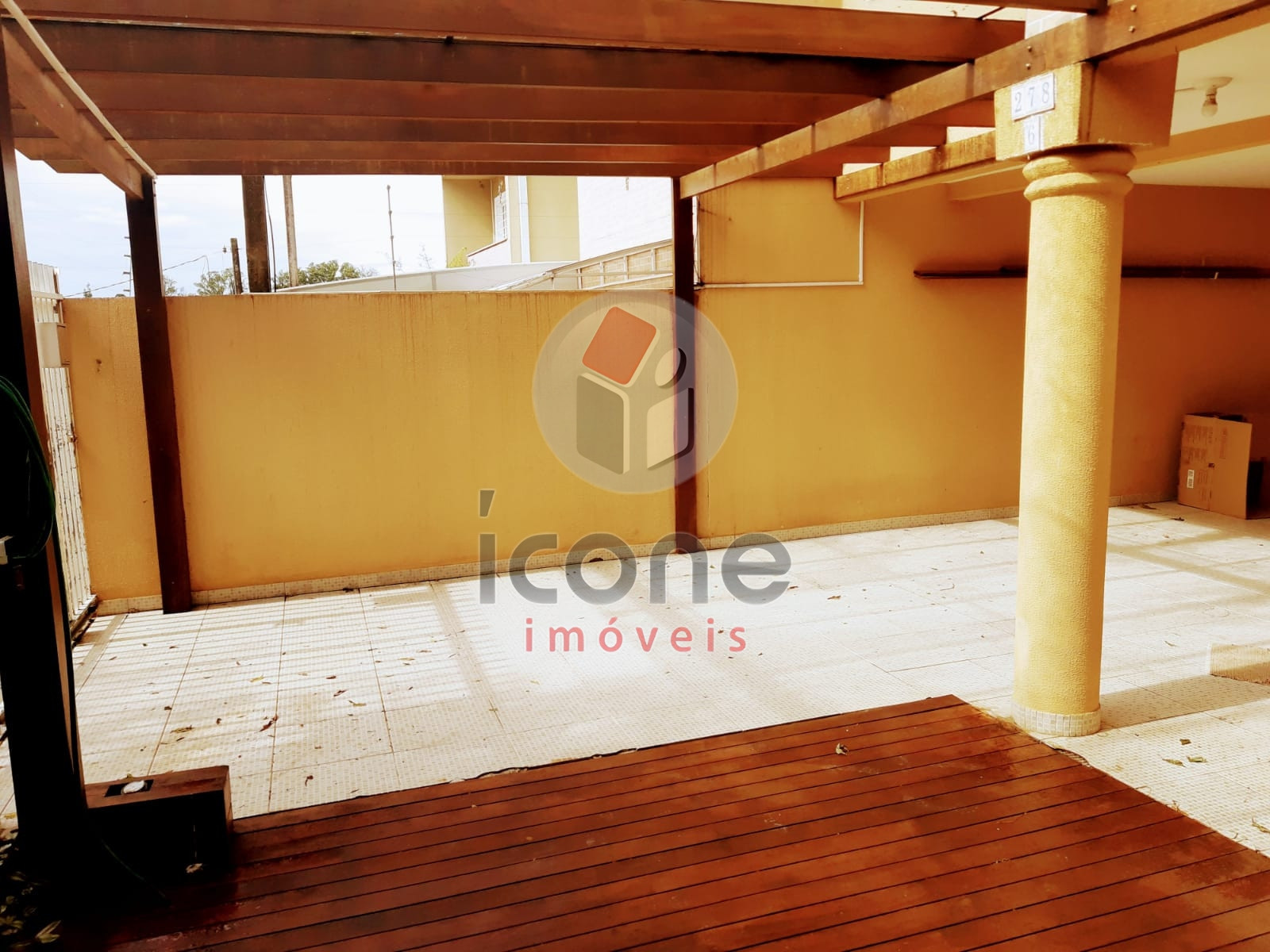 Casa à venda em Tingui, Curitiba — MAFI ADMINISTRADORA DE IMOVEIS LTDA
