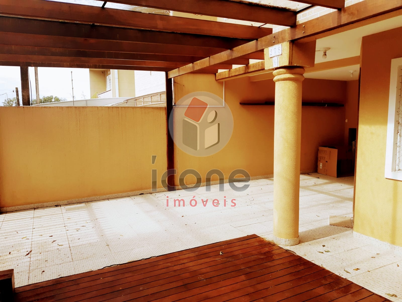 Casa à venda em Tingui, Curitiba — MAFI ADMINISTRADORA DE IMOVEIS LTDA