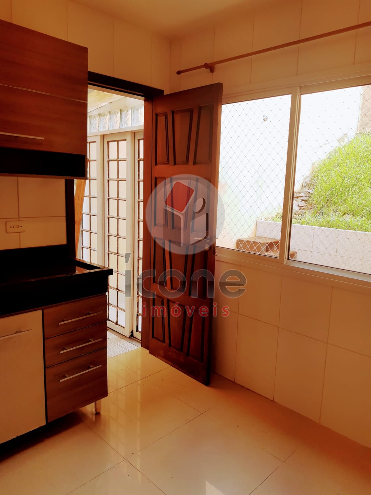Casa à venda em Tingui, Curitiba — MAFI ADMINISTRADORA DE IMOVEIS LTDA