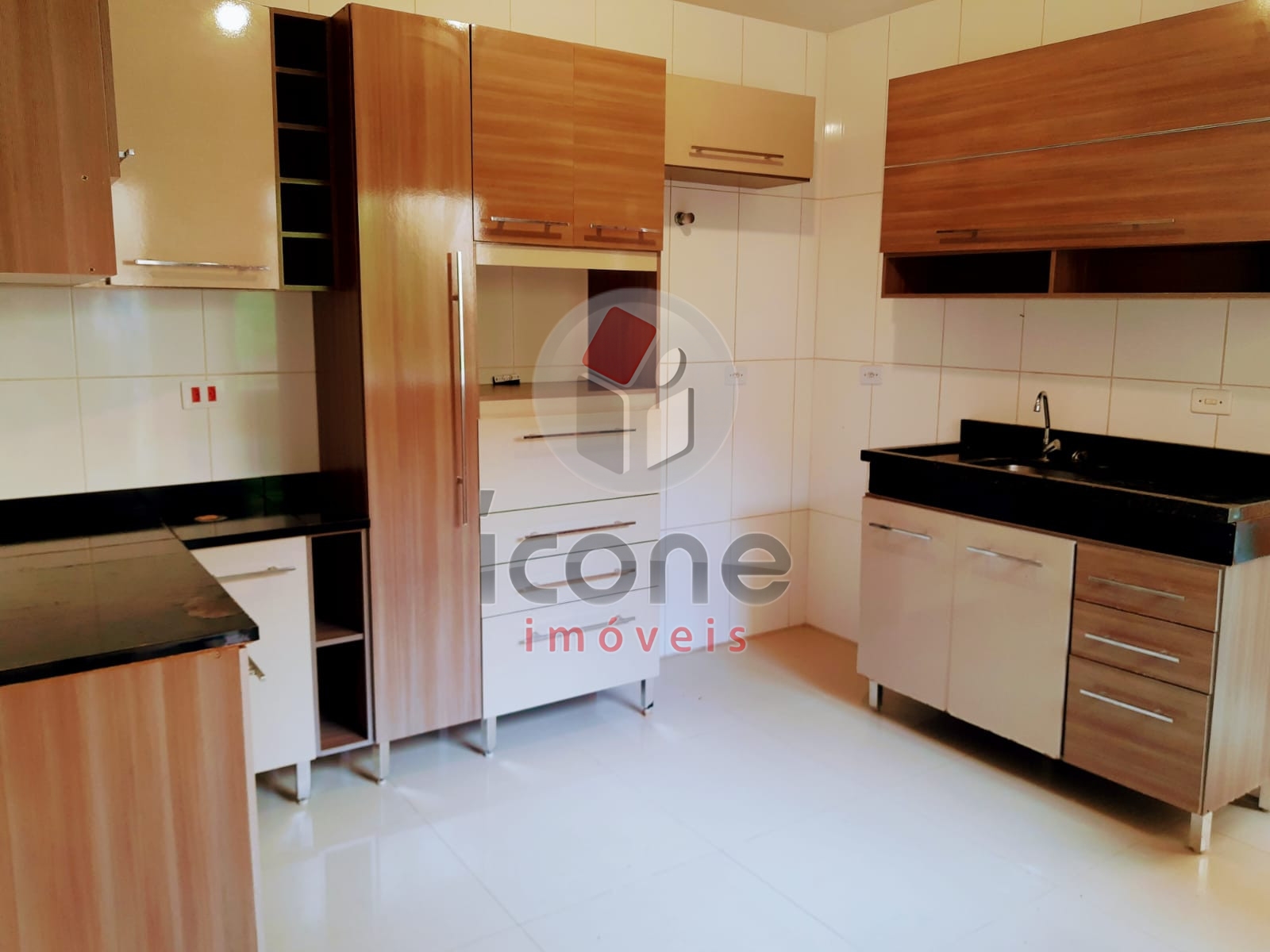 Casa à venda em Tingui, Curitiba — MAFI ADMINISTRADORA DE IMOVEIS LTDA