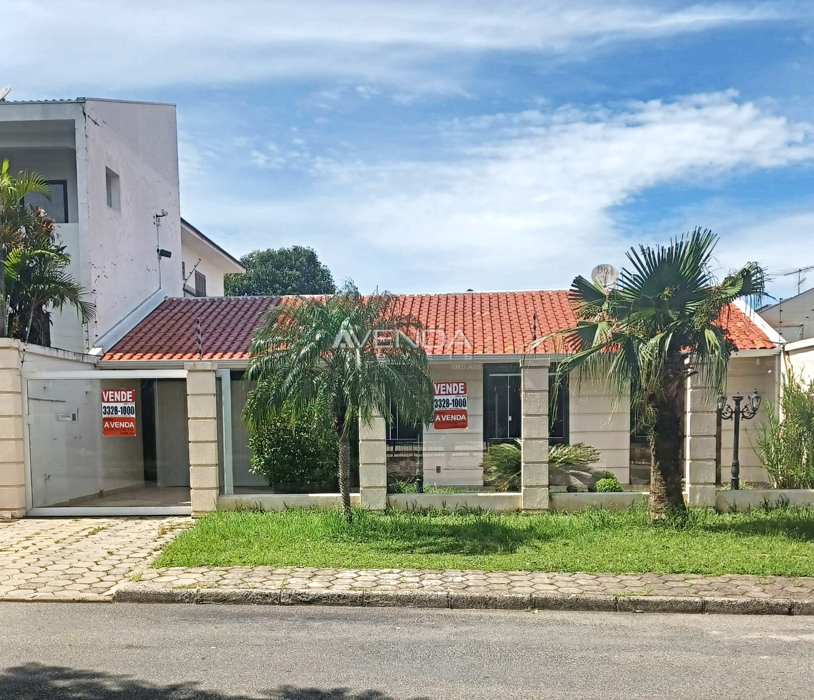 Casa, 4 quartos, 249 m² - Foto 1