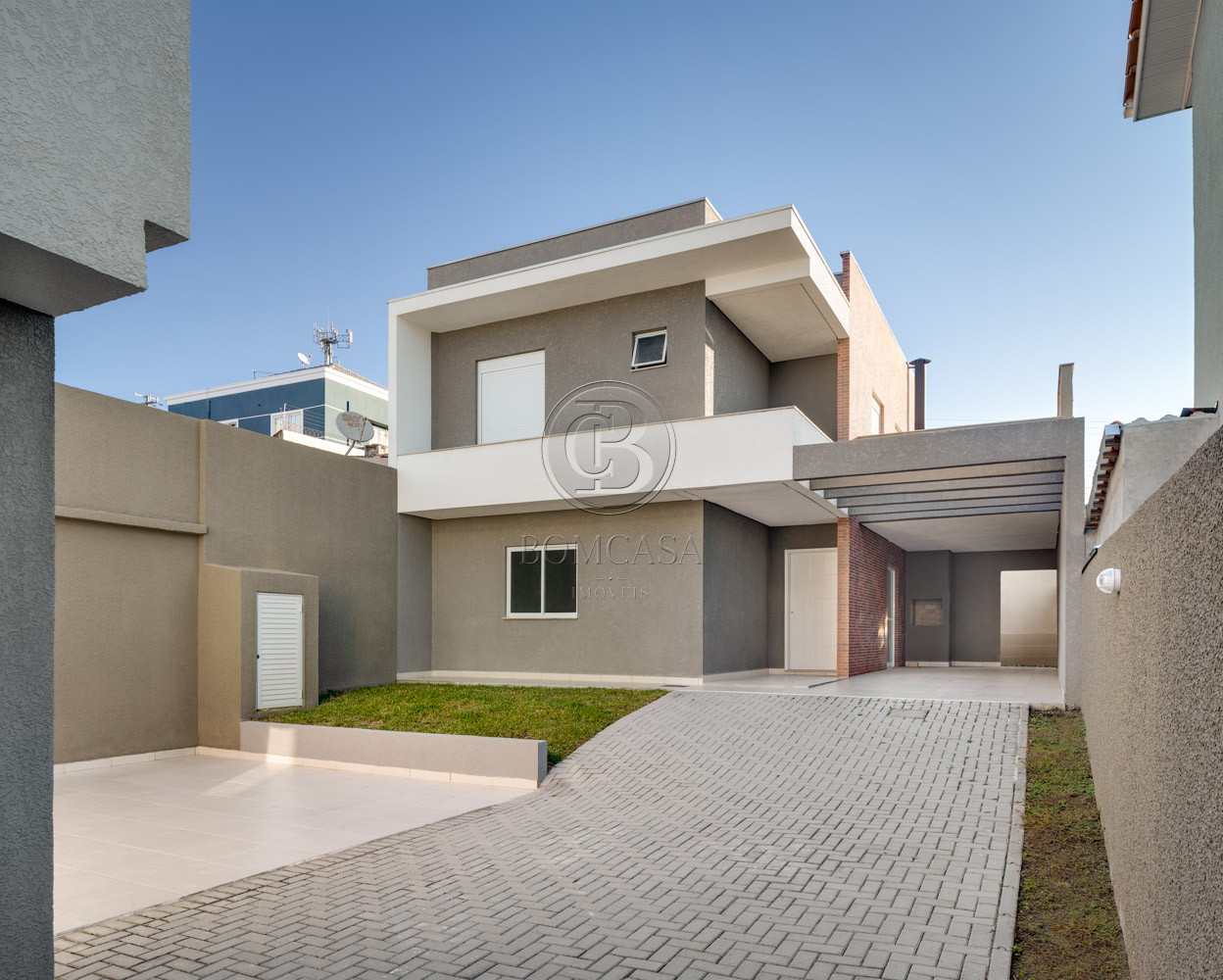 SOBRADO em CURITIBA PR, no bairro Lindóia Referência 3465bc