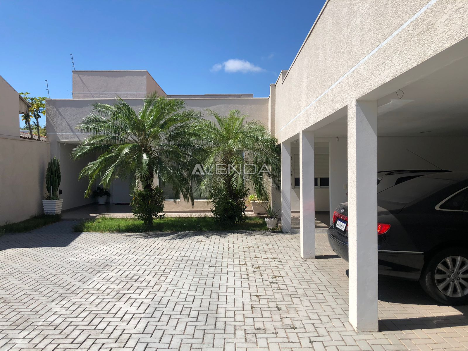 Casa, 4 quartos, 244 m² - Foto 1