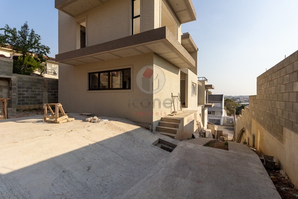 Casa à venda em Uberaba, Curitiba — Portal Chave Fácil