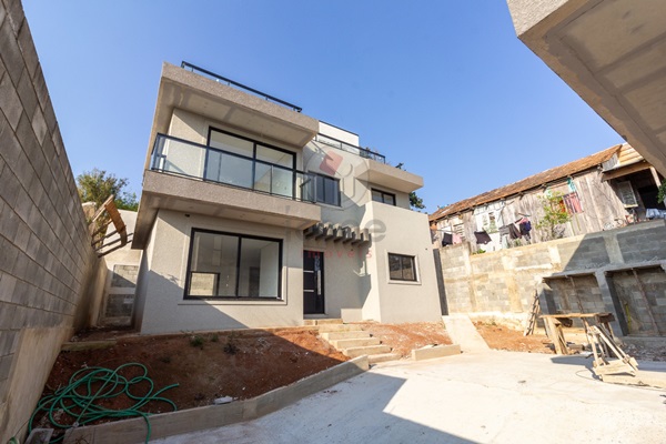 Casa à venda em Uberaba, Curitiba — Portal Chave Fácil