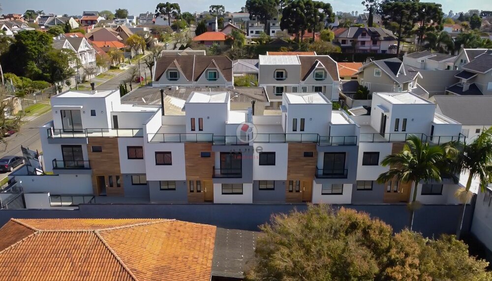Casa à venda em Guabirotuba, Curitiba — Portal Chave Fácil