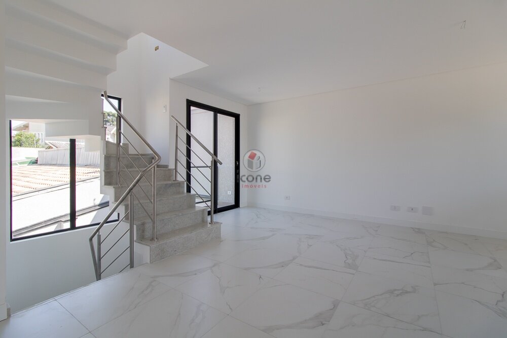 Casa à venda em Guabirotuba, Curitiba — Portal Chave Fácil