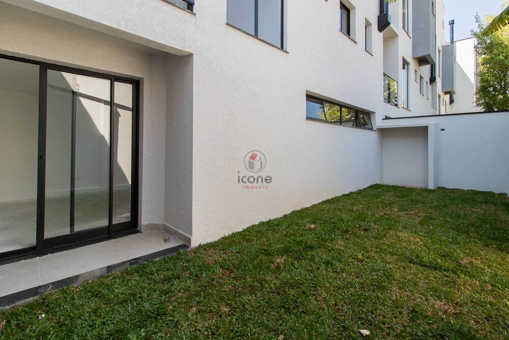 Casa à venda em Guabirotuba, Curitiba — Imobiliária Razão