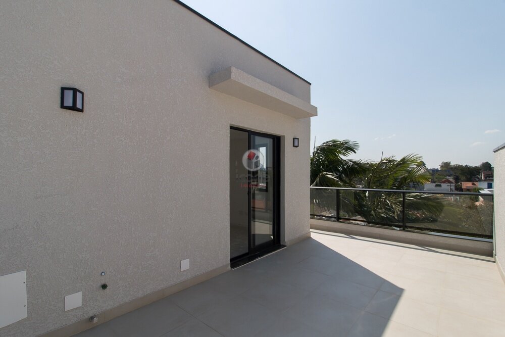 Casa à venda em Guabirotuba, Curitiba — Imobiliária Razão