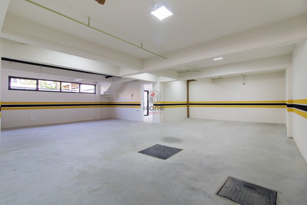 Casa à venda em Guabirotuba, Curitiba — Imobiliária Razão