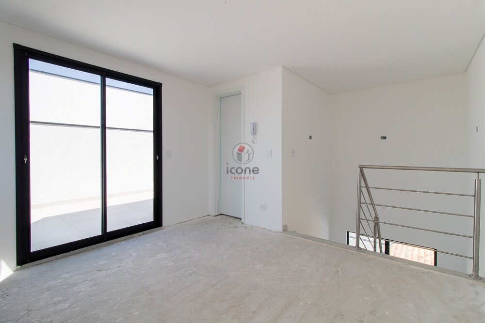 Casa à venda em Guabirotuba, Curitiba — Imobiliária Razão