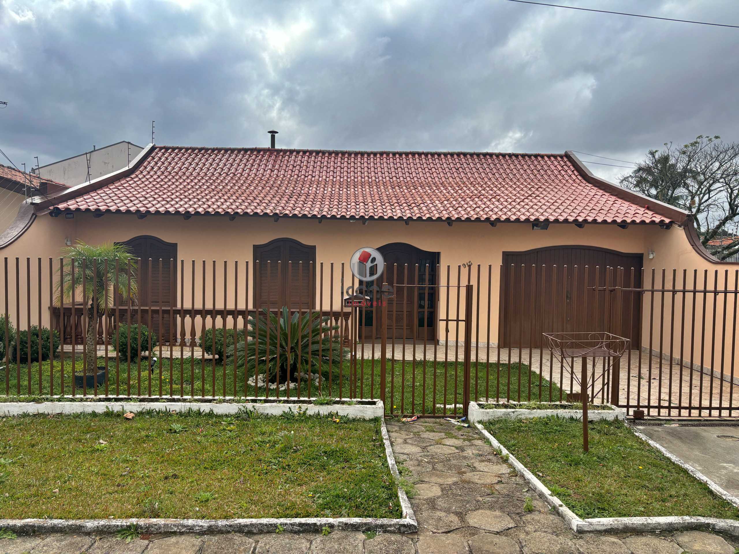 Casa à venda em Novo Mundo, Curitiba — Portal Chave Fácil
