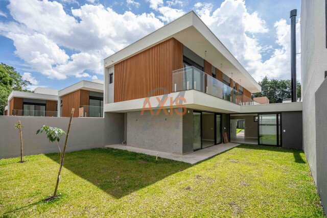 Casa em Condomínio no bairro Santo Inácio