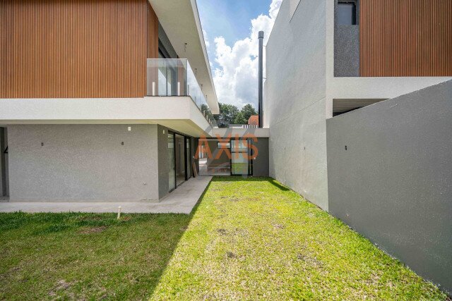 Casa em Condomínio no bairro Santo Inácio