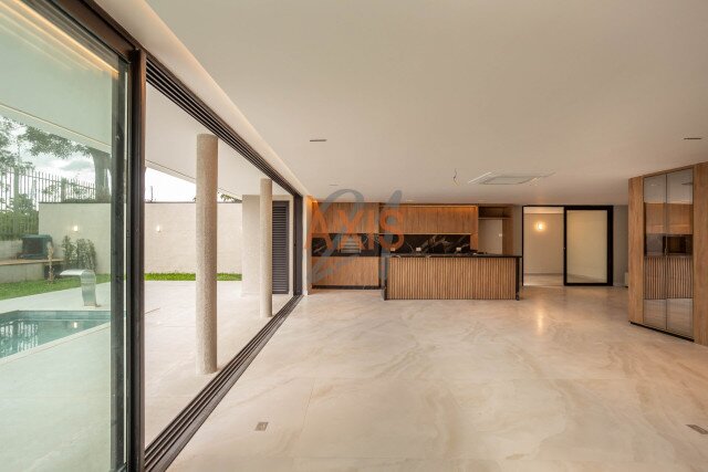 Casa em Condomínio no bairro Campo Comprido