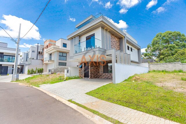 Casa em Condomínio no bairro Santa Cândida