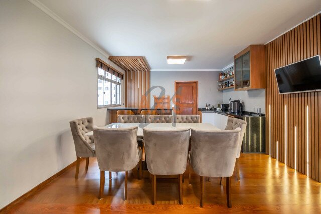 Apartamento no bairro Batel