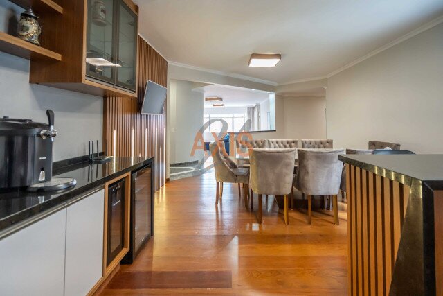 Apartamento no bairro Batel