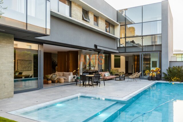 Casa em Condomínio no bairro Campo Comprido