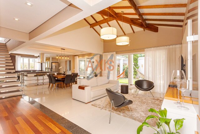 Casa em Condomínio no bairro Campo Comprido